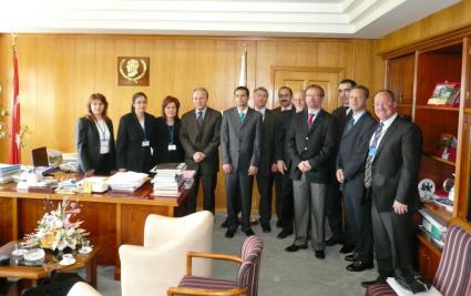 Les experts du Conseil de l’Europe avec Osman Vuraloglu, procureur en chef des tribunaux d’Antalya (quatrième en partant de la gauche)