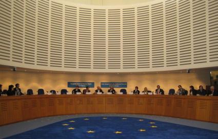 Pendant la cérémonie officielle dans la grande salle d’audience de la Cour européenne des droits de l’homme – During the official ceremony in the Main Court Room of the European Court of Human Rights